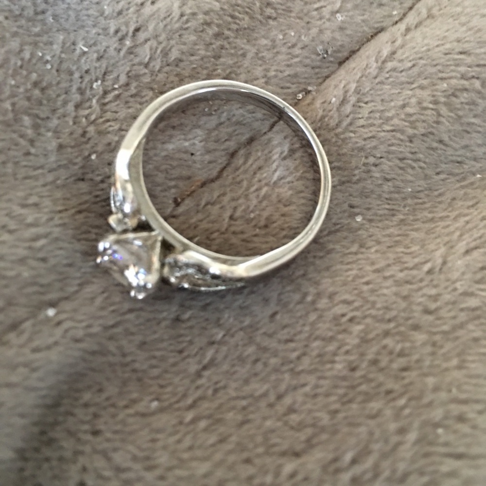 Ring - Picture 2 of 4